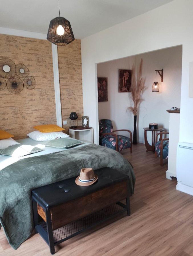 La Ménardière Serenitatis chambre d'hôtes petit déjeuner compris Corseul Exterior foto